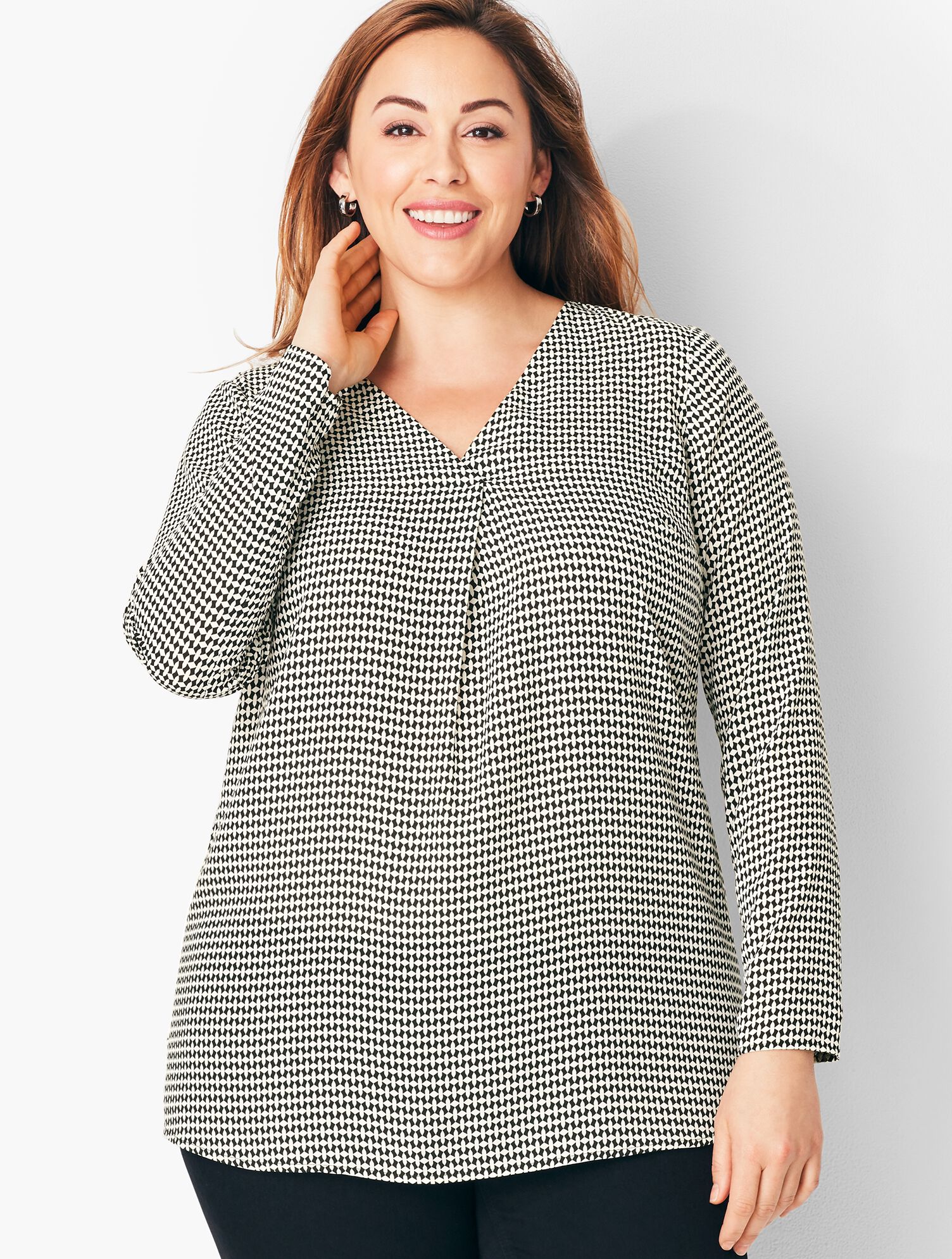 Plus Size Crepe Pleated Blouse - Diamond Print