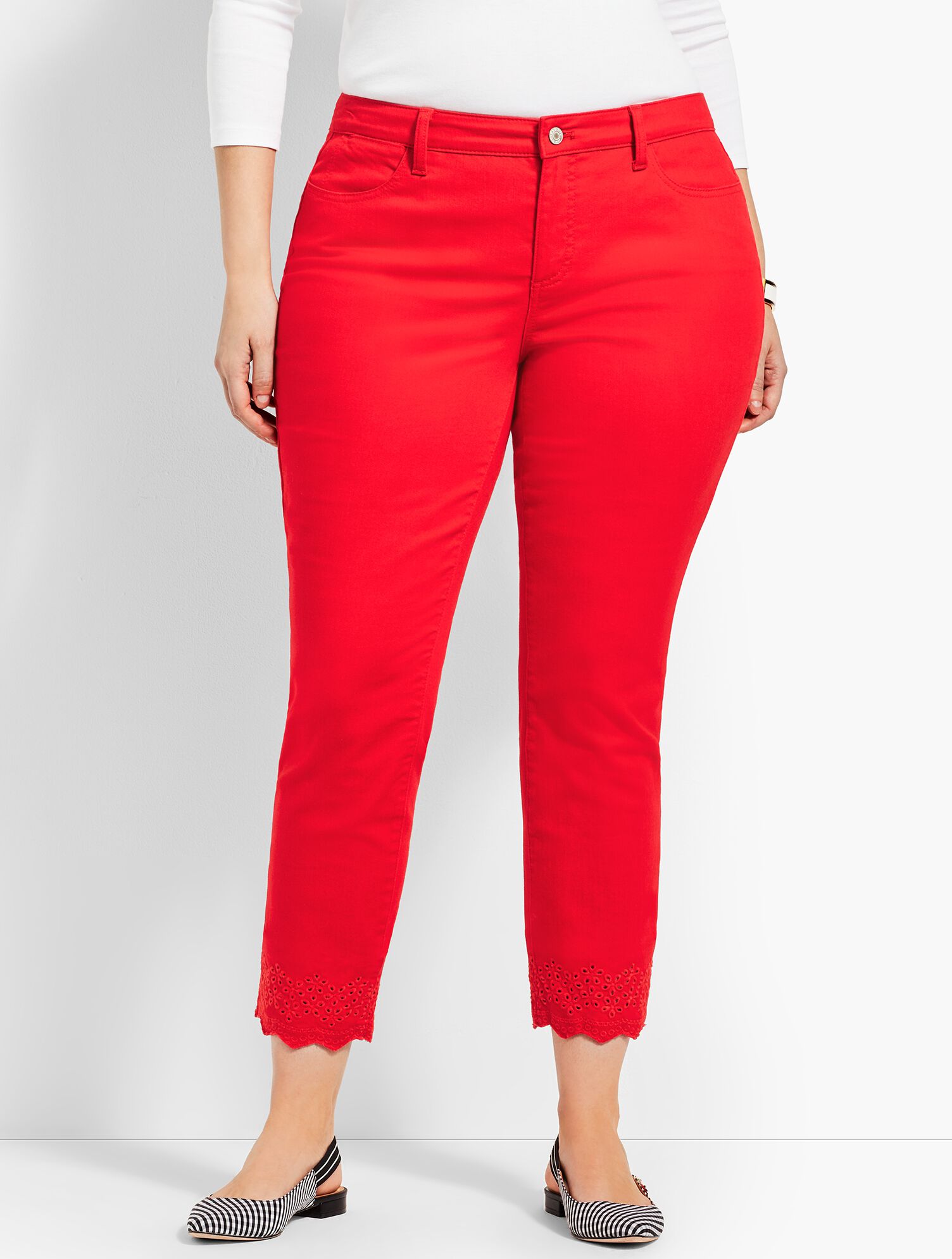 Scallop-Hem Denim Slim Ankle - White