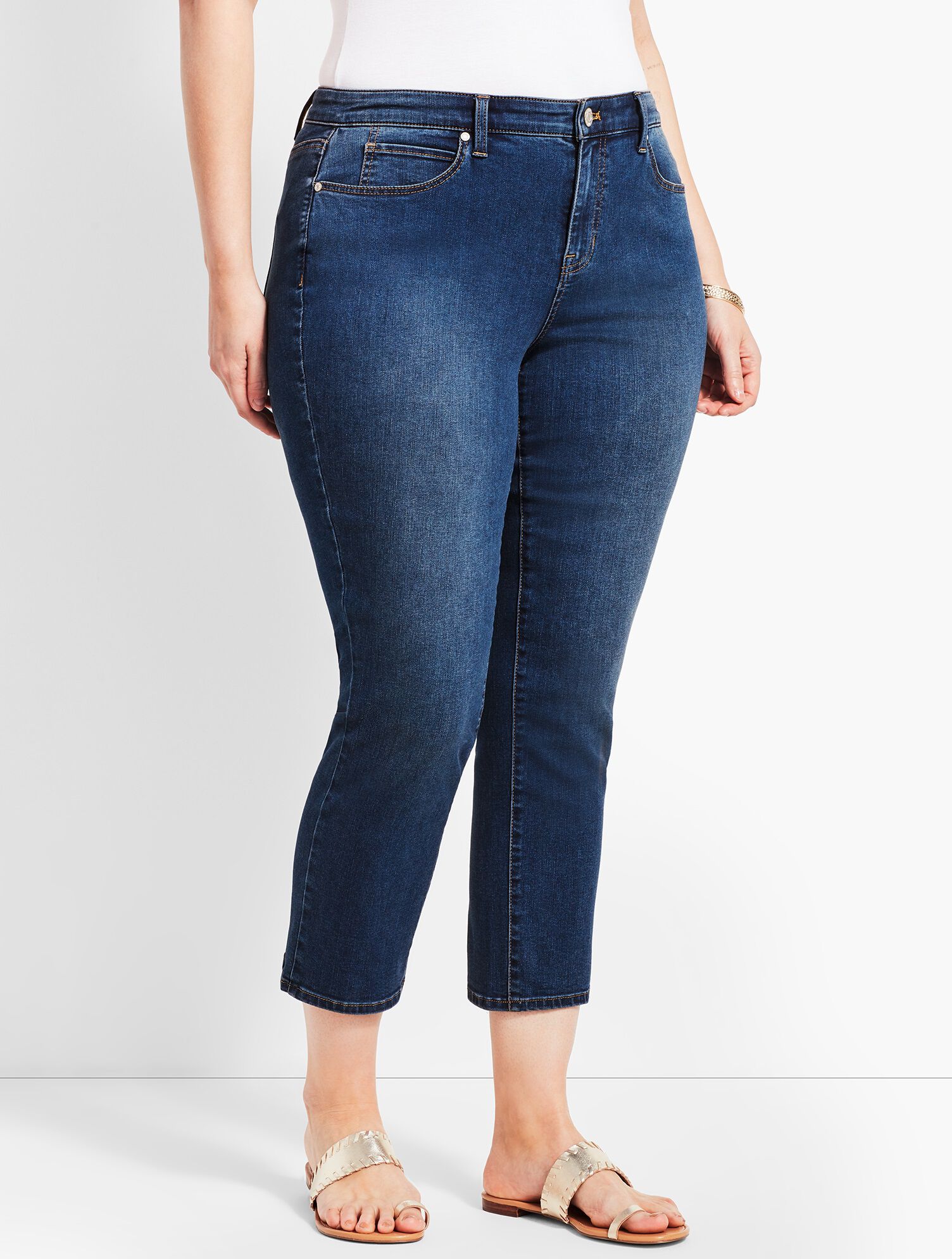Woman Exclusive Decker Wash Denim Straight Leg Crop