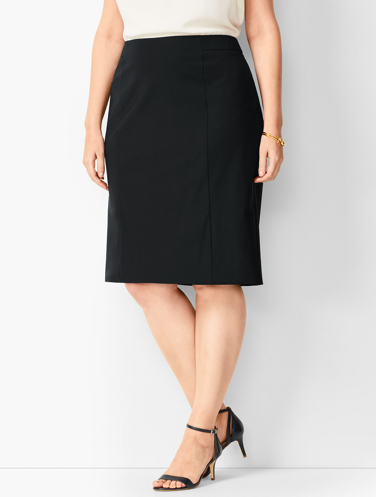 Seasonless Wool Pencil Skirt
